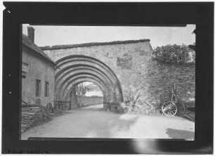 Nossen. Romanisches Tor am Kloster Altzella
