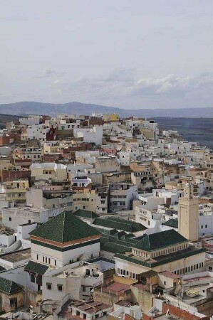 Moulay Idriss - Stadtübersicht : Stadtübersicht über den für Muslime heiligsten Ort in Marokko. Aufgenommen am 30. Oktober 2010 in Moulay Idriss