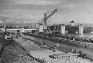 Doppelschleuse und Wehr Staustufe Heilbronn/Neckar im Bau