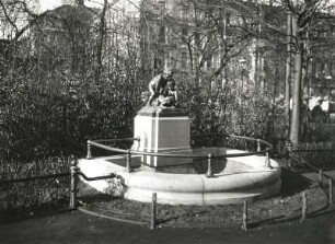 Leipzig, Rabensteinplatz : Leipzig. Froschbrunnen (Werner Stein), Rabensteinplatz