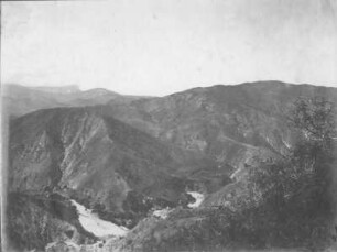 Blick über die spärlich bewachsenen Bergketten bei Caracas : Weltreisen. Venezuela. Blick über die spärlich bewachsenen Bergketten bei Caracas
