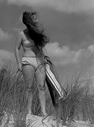Hex in den Dünen am Strand der Ostsee