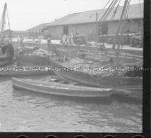 Boote in einem kleinen Hafen, Südafrika