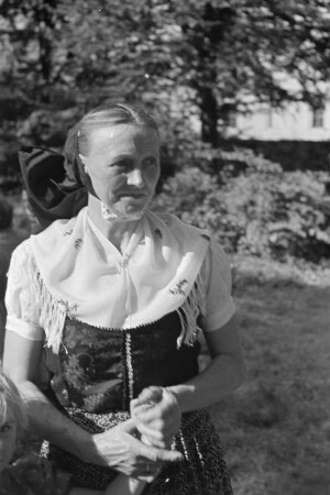 Gedenkfeier zu Ehren von Jakub Bart-Ćišinski in Panschwitz-Kuckau. : Wopomnjenska swjatočnosć k česći Jakuba Barta-Ćišinskeho w Pančicach-Kukowje.