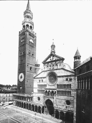 Cremona, Dom S. Maria Assunta, Westfassade und Torrazzo