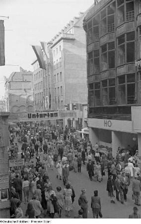 Blick in die Innenstadt während des Messebetriebs