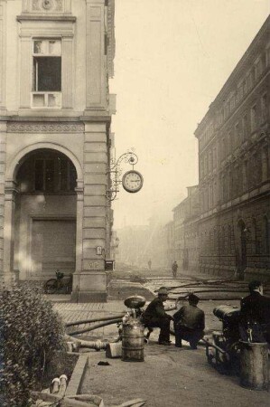 Zerstörungen Zweiter Weltkrieg - Stadtgebiet. Löschtrupp