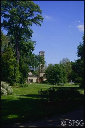 Potsdam, Park Sanssouci, Marlygarten, Blick zum Campanile der Friedenskirche.