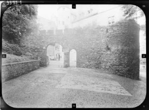 Könitz (Unterwellenborn-Könitz). Ringmauer (1. H. 12. Jh.) der Burg