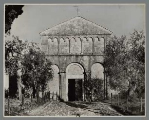 Romanische Landkirche bei Ville di Corsano, nahe Siena, Toskana