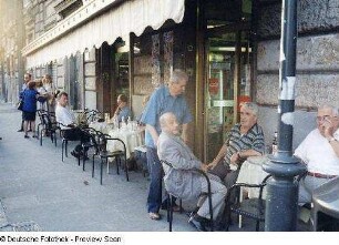 Straßencafé