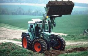 Fotografie: Traktor, Allradtraktor, Frontlader, Zubehör
