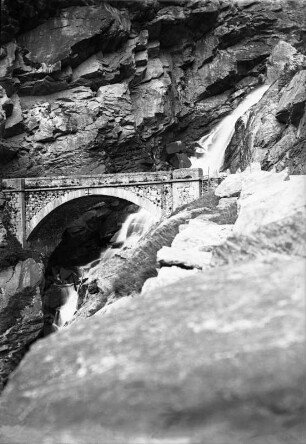 Schweiz, Brücke über die Gondoschlucht auf dem Simplonpass