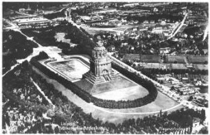 Leipzig: Völkerschlachtdenkmal ; Fliegeraufnahme