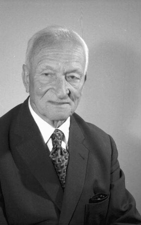 Freiburg: Wohnung; Hermann Linnemann; Portrait