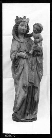 Buchen Katholische Stadtkirche Sankt Oswald Plastik Madonna mit Kind