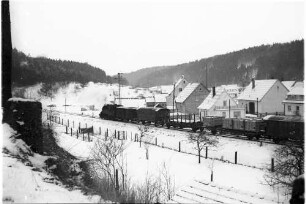 Neufra, Dampflok 16, Zug 305, mit Wagen für das Hüttenwerk Laucherthal