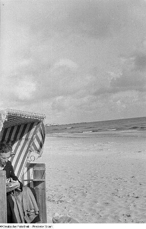 Strandaufnahmen aus Bansin : Abraham Pisarek im Strandkorb