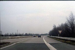 Ausfahrt aus Tangente Nordost (Weinheim Richtung Frankfurt) zu Nebenfahrbahn Ost (Heidelberg Richtung Frankfurt)