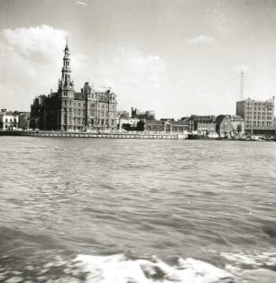 Antwerpen. Blick auf die Stadt über die Schelde