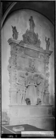 Sennfeld Evangelische Kirche Epitaph Margaretha von Carben (1615) gefertigt von Christian Kern aus Würzburg