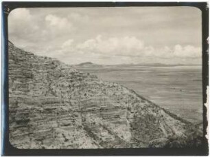 Blick vom Cerro Quillacas in die Pampa am Poopó-See und auf den Cerro de Pampa Aullagas
