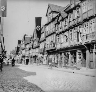 Straßenszene : Blick entlang einer Geschäftstraße in Celle
