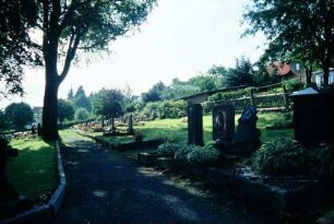 Blick über den Friedhof hinter der Bergkirche