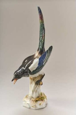 Porzellanfigur einer Elster