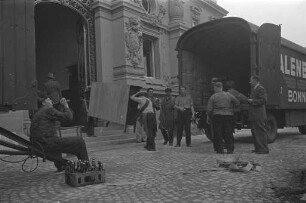 Wiederaufbau des Erbgroßherzoglichen Palais und Einzug des Bundesgerichtshofs.