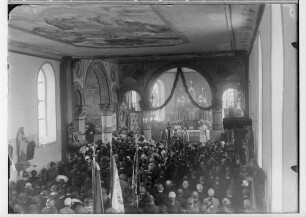 Primizfeier Burth, Krauchenwies; Gottesdienst in der Kirche; Blick in den Altarraum