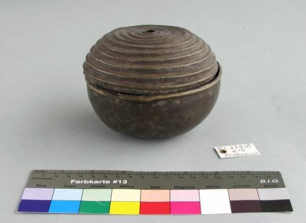 Lidded vessel