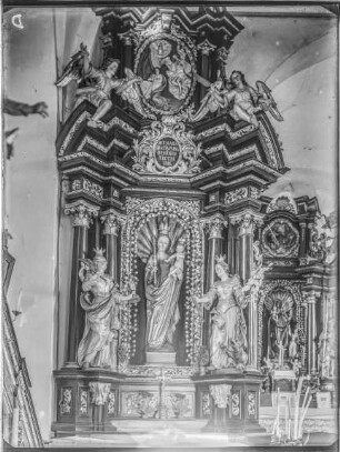 St. Annakapelle, linker Seitenaltar