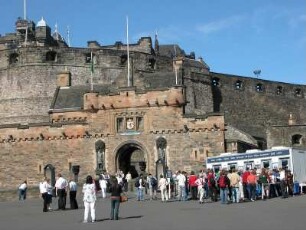 Königsschloss : Kasse und Haupteingang der Burg von Edinburgh, aufgenommen im Juni 2005. Foto Uwe Gerig