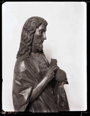 evangelische Stadtkirche; Plastik vom Hochaltar, Johannes der Täufer nach der Restaurierung