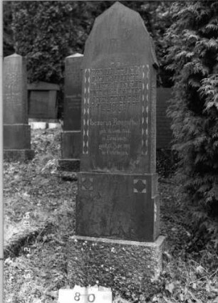 Grabstein 80