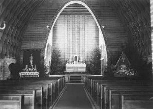 Güstrow, Grüne Straße 25. Katholische Kirche Sankt Mariae Himmelfahrt (1928-1929; P. Korff). Blick zum Altar