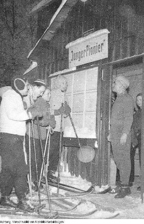 Winter, Landschaften, Max Hille beim Skilauf, beleuchteter Weihnachtsbaum, Januar-Februar 1956