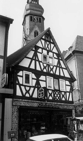 Hofheim am Taunus, Hauptstraße 32, Hauptstraße 34