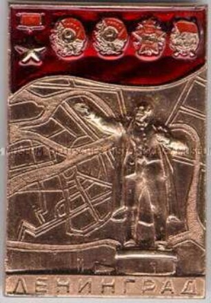 Leningrad, mit Auszeichnungen und Lenin-Denkmal