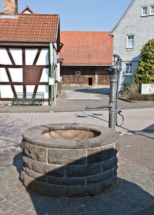 Brunnen; Grünberg, Zum Sandberg o. Nr.