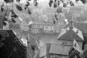 Zwingenberg: Blick vom Kirchplatz auf Dächer am Marktplatz