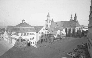 Feuchtwagen: Blick über den Marktplatz auf Stiftskirche