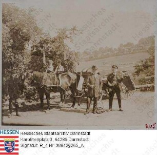 Fränkisch-Crumbach, Burgruine Rodenstein / Pferdekutsche mit Menschen auf dem Rodenstein, Gruppenaufnahme