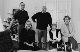 Familie S. im Wohnzimmer