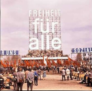 Berlin: Maifeld; Transparent: Freiheit Für Alle