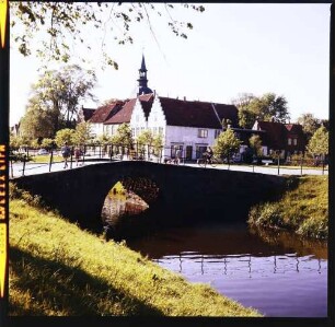 Friedrichstadt: holländische Häuser mit Gracht [Mittelburggraben]