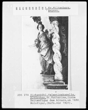 Heilige Katharina, linke Seitenfigur des Altars