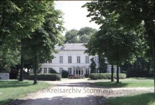 Gut Frauenholz: Herrenhaus: mit Auffahrt