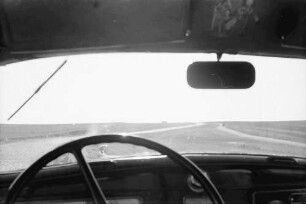 Odessa [Ukraine], Tiraspol [Moldawien]: Blick vom Steuer auf die Landstraße